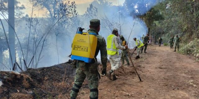 Tensión en Mixtepec, incendio forestal está llegando a zona habitacional